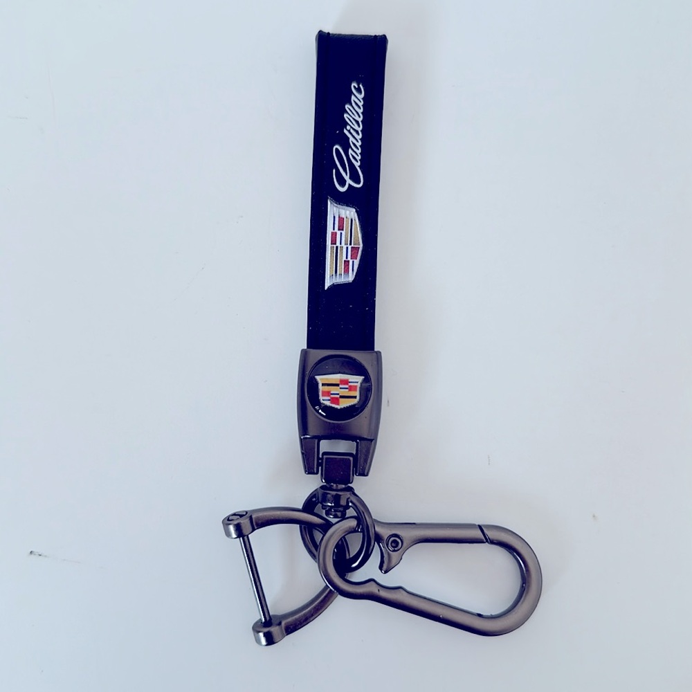 NWT Cadillac Keychain & Tire Cap 6 pc Bundle - Picture 3 of 5